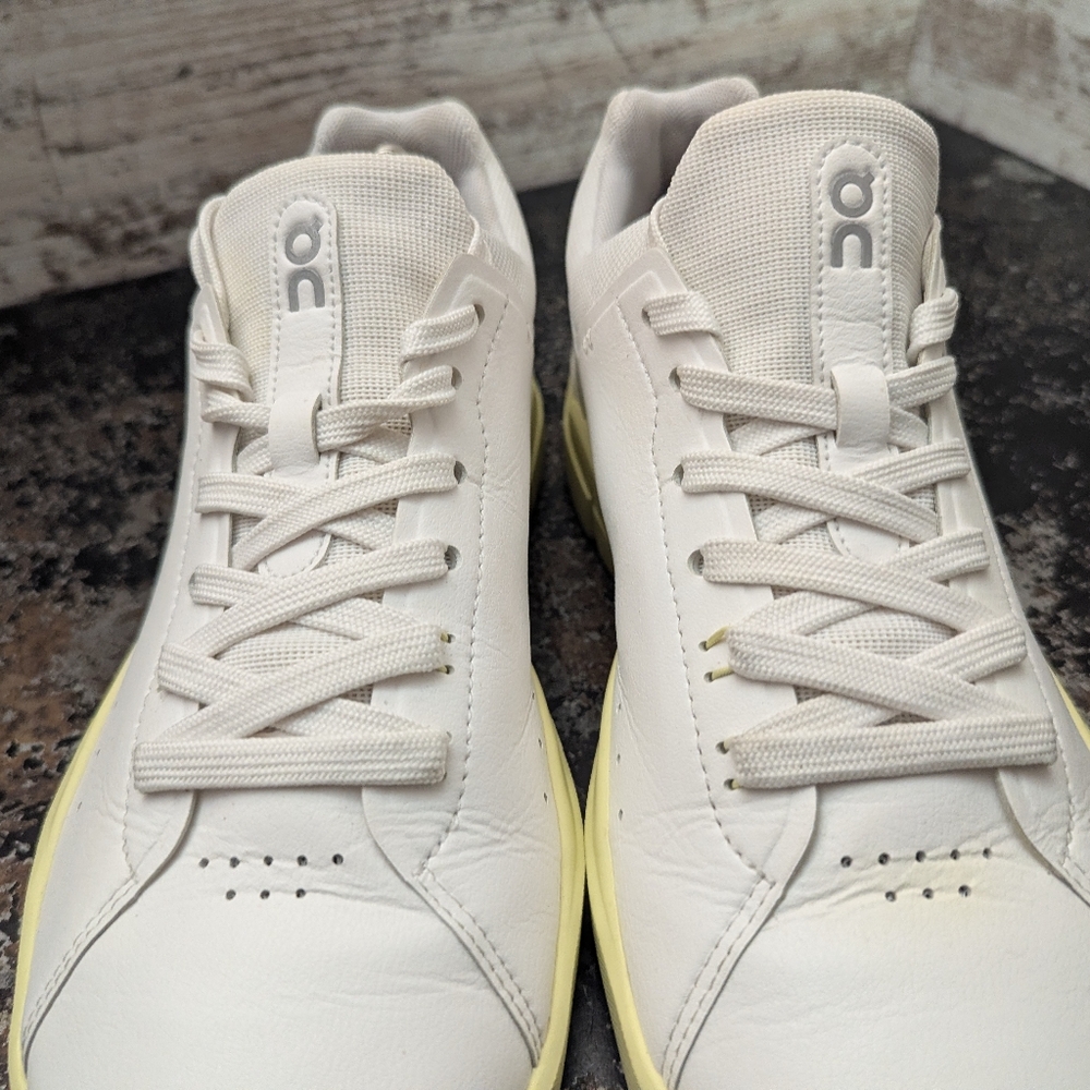 Womens On The Roger Athletic Shoes Sz 8.5 White Leather Used  - Picture 4 of 11